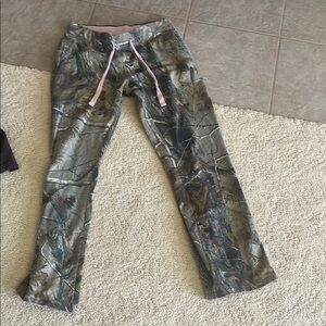 Women’s REALTREE Pink / Camouflage Wide leg Pants!!🌳